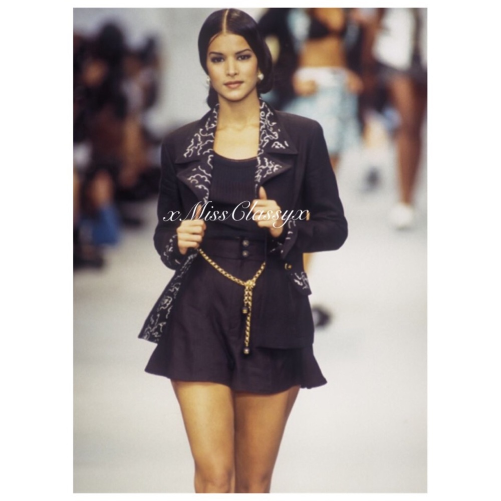 ✨Vintage CHANEL 1993 Runway & Advertising Campaign CC Logo Linen Jacket Blazer